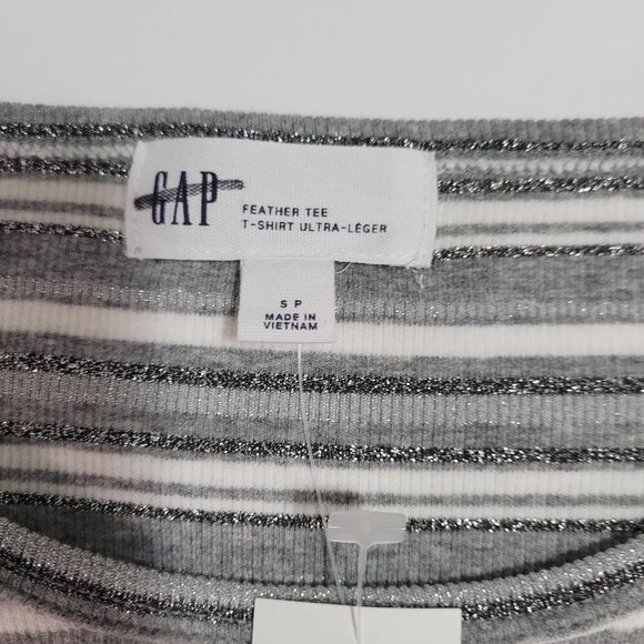 GAP Long Sleeve Tee - Picture 4 of 5